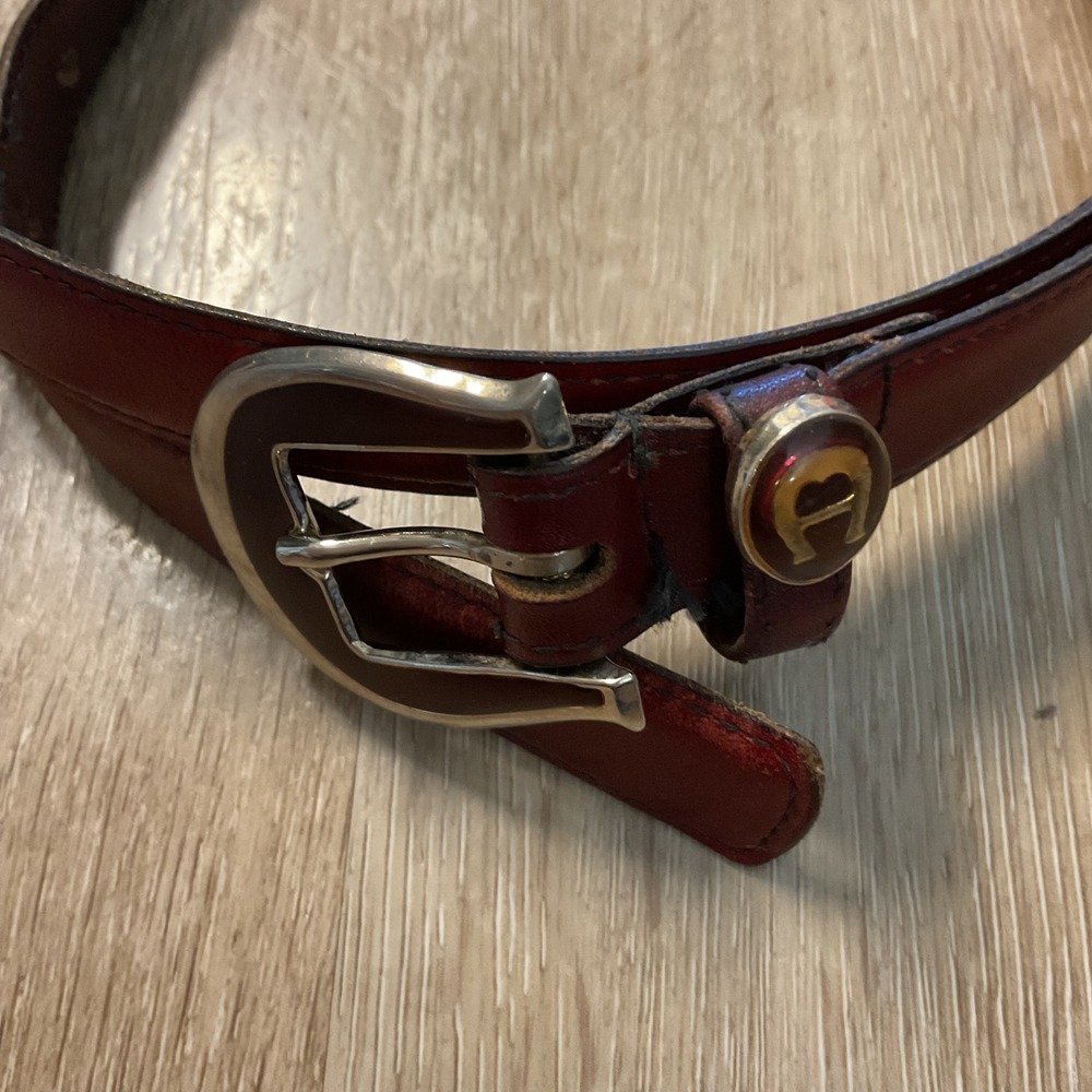 Etienne Aigner Burgundy Leather Belt Silver Horseshoe Logo 30 Vintage 1171